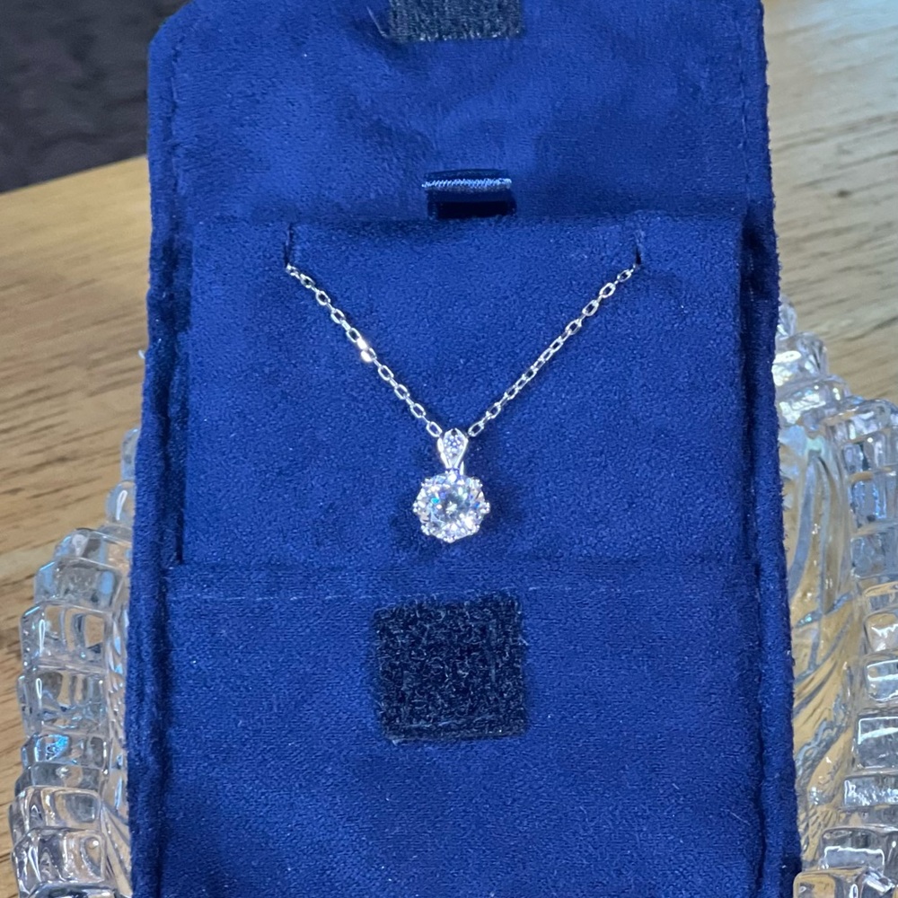 Tacori for Diamonique Pendant with chain. 2ct